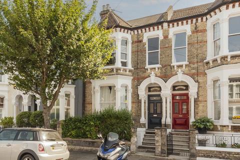 2 bedroom flat to rent, Chestnut Grove, London SW12