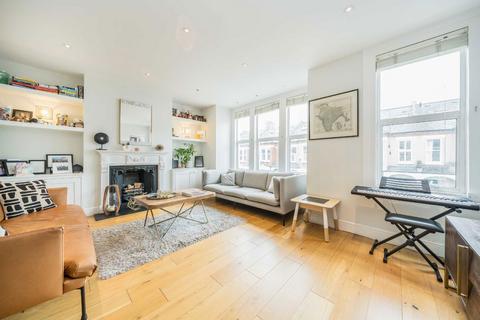 2 bedroom flat to rent, Hazelbourne Road, London SW12