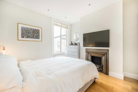 2 bedroom flat to rent, Hazelbourne Road, London SW12