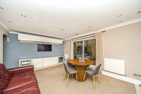 2 bedroom flat to rent, High Timber Street, London EC4V