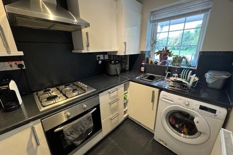 2 bedroom terraced house to rent, Carrswood Road, Manchester M23