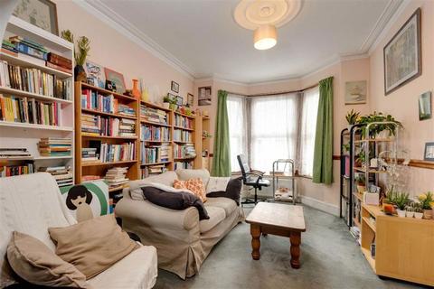 3 bedroom terraced house for sale, Churchill Road, London NW2