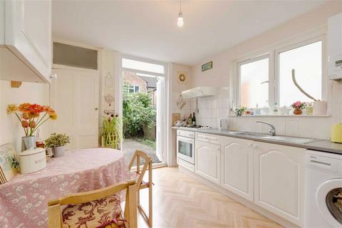 3 bedroom terraced house for sale, Churchill Road, London NW2