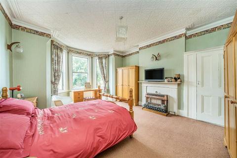 5 bedroom terraced house for sale, Blenheim Gardens, London NW2