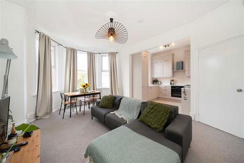 4 bedroom flat for sale, Fordwych Road, London NW2