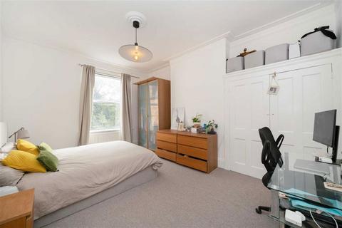 4 bedroom flat for sale, Fordwych Road, London NW2