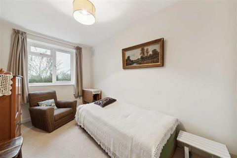 2 bedroom flat for sale, Shoot Up Hill, London NW2