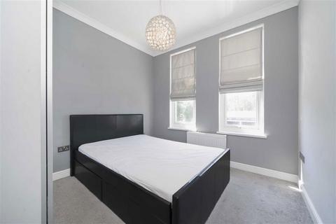 3 bedroom flat for sale, Shoot Up Hill, London NW2