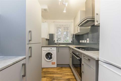 1 bedroom flat for sale, Cambridge Close, London NW10