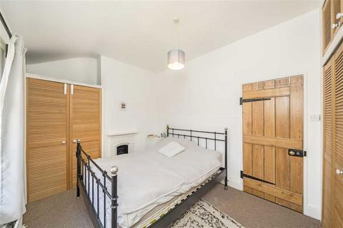 3 bedroom house for sale, Johnston Terrace, London NW2