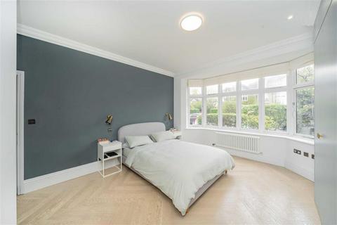 3 bedroom flat for sale, Chatsworth Road, London NW2