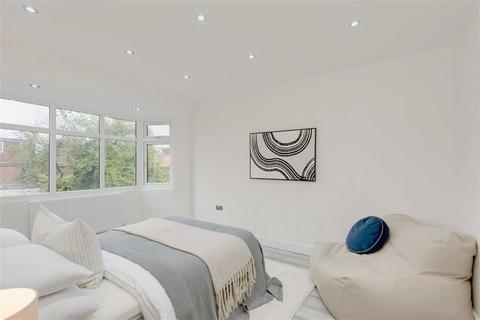 4 bedroom house for sale, Cheviot Gardens, London NW2