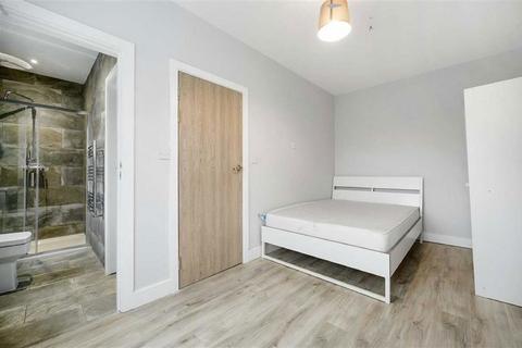 2 bedroom flat for sale, Park Avenue North, London NW10