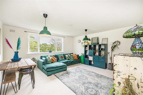 2 bedroom flat for sale, Shoot Up Hill, London NW2