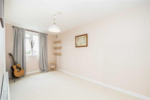 2 bedroom flat for sale, Shoot Up Hill, London NW2