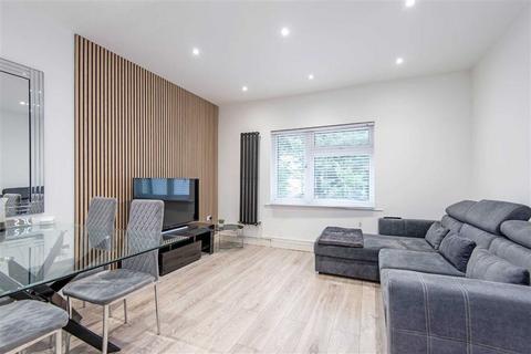 4 bedroom flat for sale, The Vale, London NW11