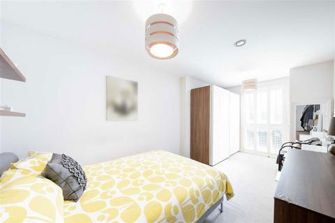 2 bedroom flat for sale, St. Michaels Road, London NW2