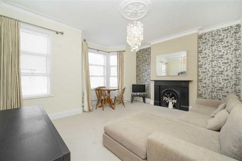 2 bedroom flat for sale, Huddlestone Road, London NW2