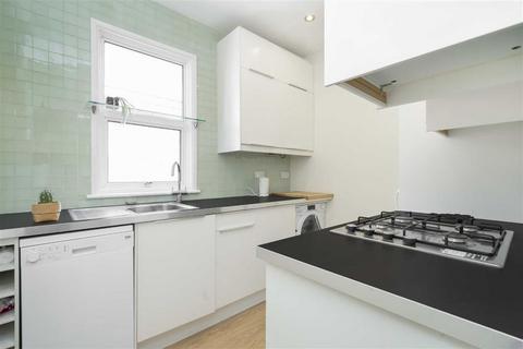 2 bedroom flat for sale, Huddlestone Road, London NW2