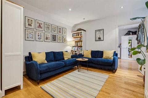 3 bedroom flat for sale, Cricklewood Broadway, London NW2