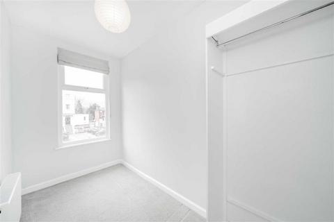 2 bedroom flat for sale, Shoot Up Hill, London NW2