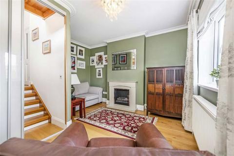 3 bedroom flat for sale, Melrose Avenue, London NW2