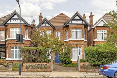 5 bedroom detached house to rent, Chatsworth Road, London NW2