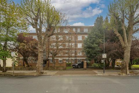 2 bedroom flat to rent, Mapesbury Road, London NW2