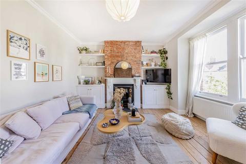 2 bedroom flat for sale, Pine Road, London NW2