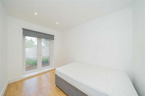 3 bedroom flat for sale, Cheviot Gardens, London NW2