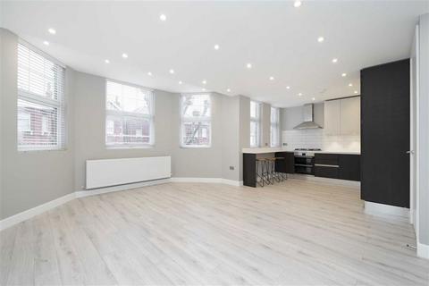 3 bedroom flat to rent, Prout Grove, London NW10