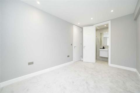 3 bedroom flat to rent, Prout Grove, London NW10