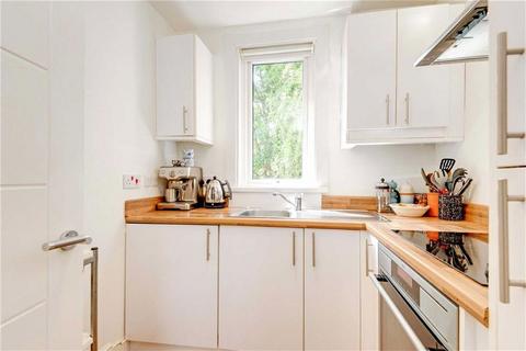 2 bedroom flat for sale, Chapter Road, London NW2