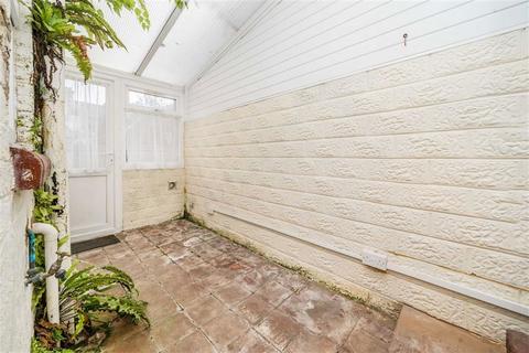 2 bedroom house for sale, Gresham Road, London NW10