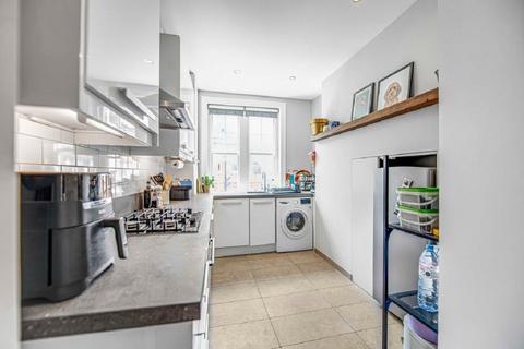 2 bedroom flat for sale, Elm Park, Chelsea