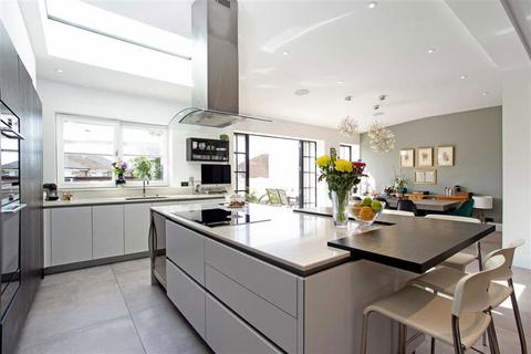 5 bedroom house for sale, Gladstone Park Gardens, London NW2