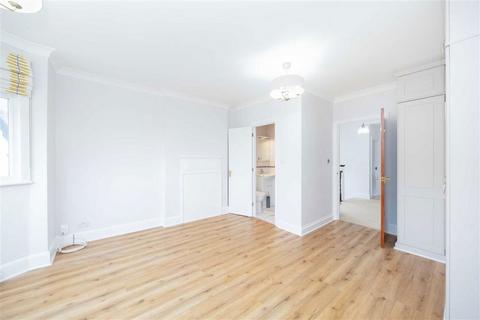 4 bedroom detached house to rent, Oxgate Gardens, London NW2