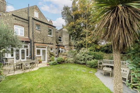 4 Carleton Gardens, London, N19 5AQ