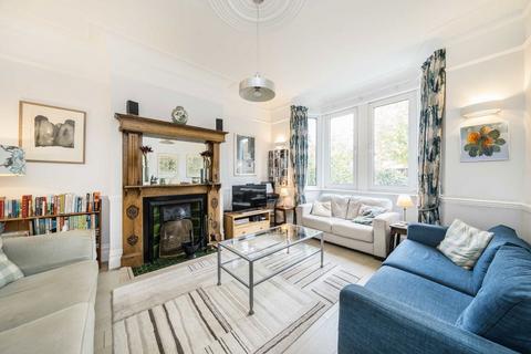 4 Carleton Gardens, London, N19 5AQ