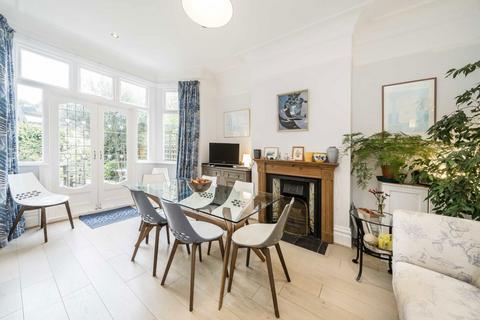 4 Carleton Gardens, London, N19 5AQ