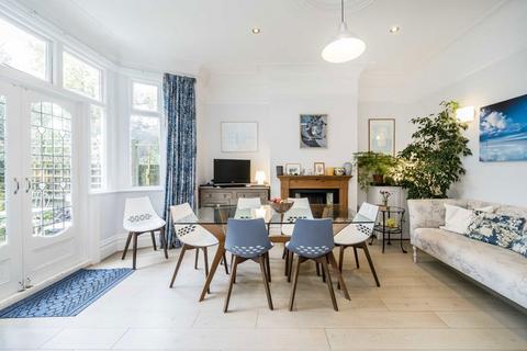 4 Carleton Gardens, London, N19 5AQ