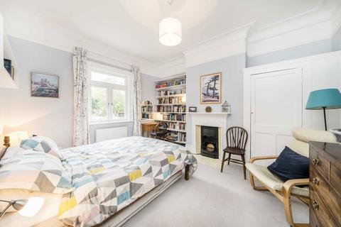 4 Carleton Gardens, London, N19 5AQ