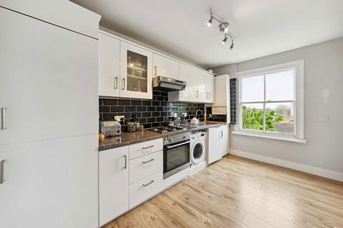 2 bedroom flat for sale, Junction Road, London N19