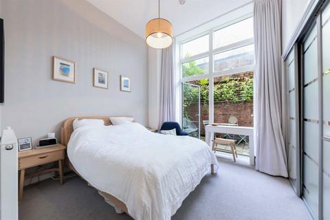 1 bedroom flat for sale, Charles Street, London N19