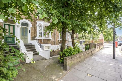 3 bedroom flat for sale, Tufnell Park Road, London N7