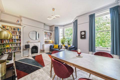 3 bedroom flat for sale, Tufnell Park Road, London N7