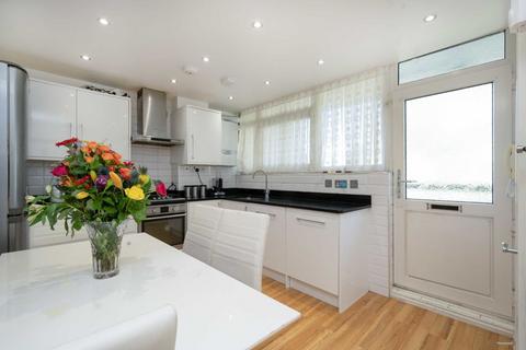 2 bedroom flat for sale, Rowstock Gardens, London N7