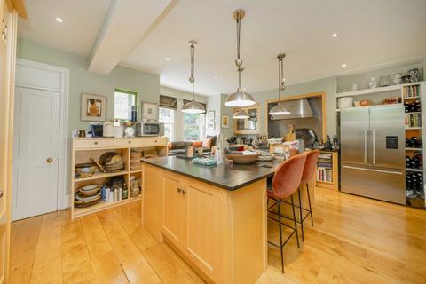 29 Dartmouth Park Avenue, London, NW5 1JL