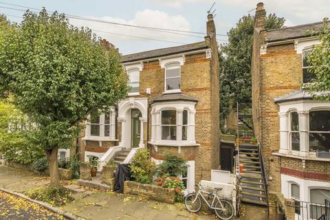 3 bedroom maisonette for sale, Hugo Road, London N19