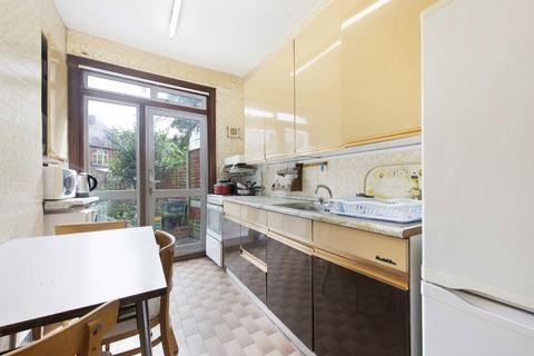 3 bedroom terraced house for sale, Caledonian Road, London N7